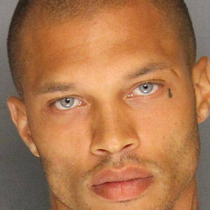 Hot Felon Jeremy Meeks Right now Features A Manager, And Also She's Acquiring Death Threats